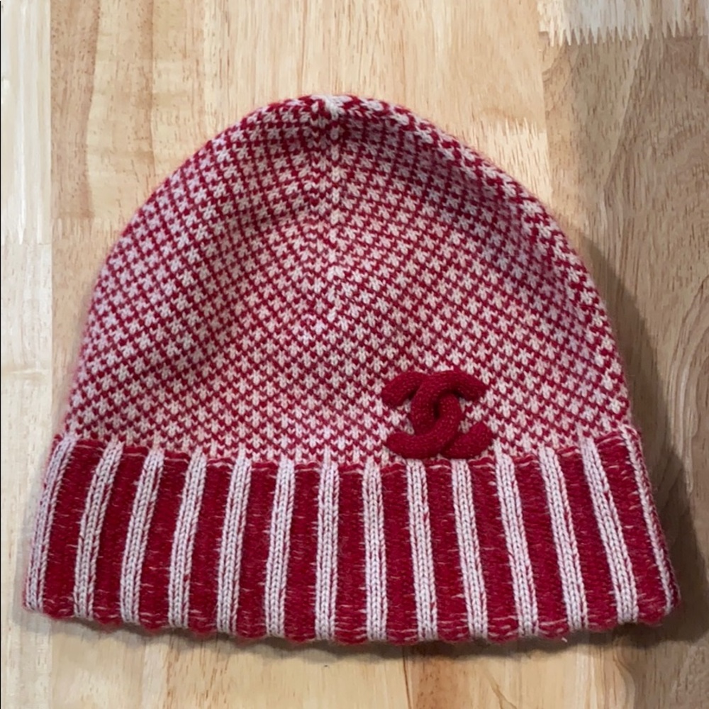 Chanel cashmere beanie